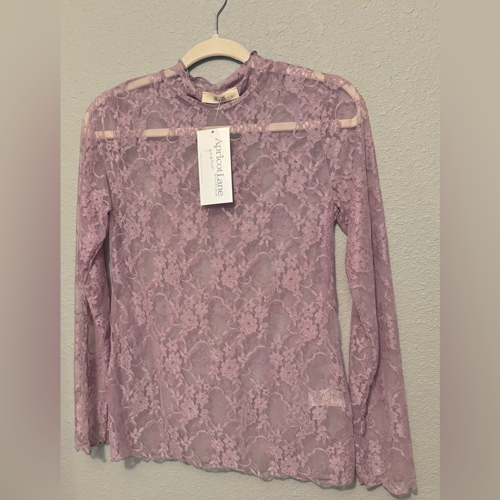Lilac lace detail long sleeve under or over shirt 💜